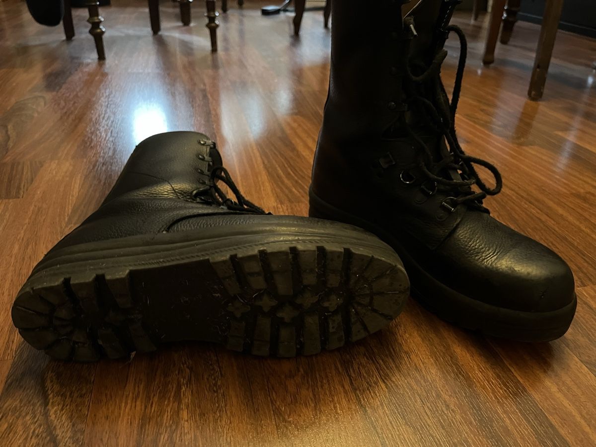 Schweizer Armee Scarpe da uomo: Militärstiefel – Usato da Hergiswil NW venduto da andyjost 2