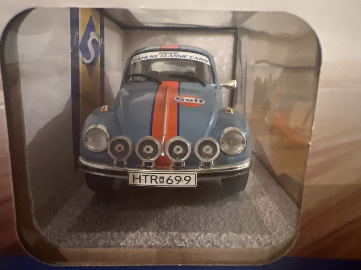 Volkswagen Modellini d'auto: VW Beetle 1303 Rallye COLD BALLS 2019 Gulf Modellauto – Nuovo (secondo la descrizione) da Uznach venduto da Apuutze 2
