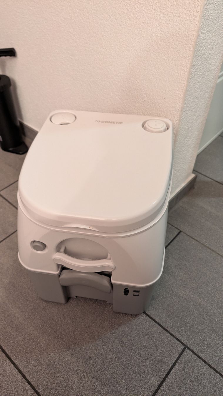 Dometic WC: Campingtoilette Dometic 976 – Usato da Brittnau venduto da tob_qp8f 1