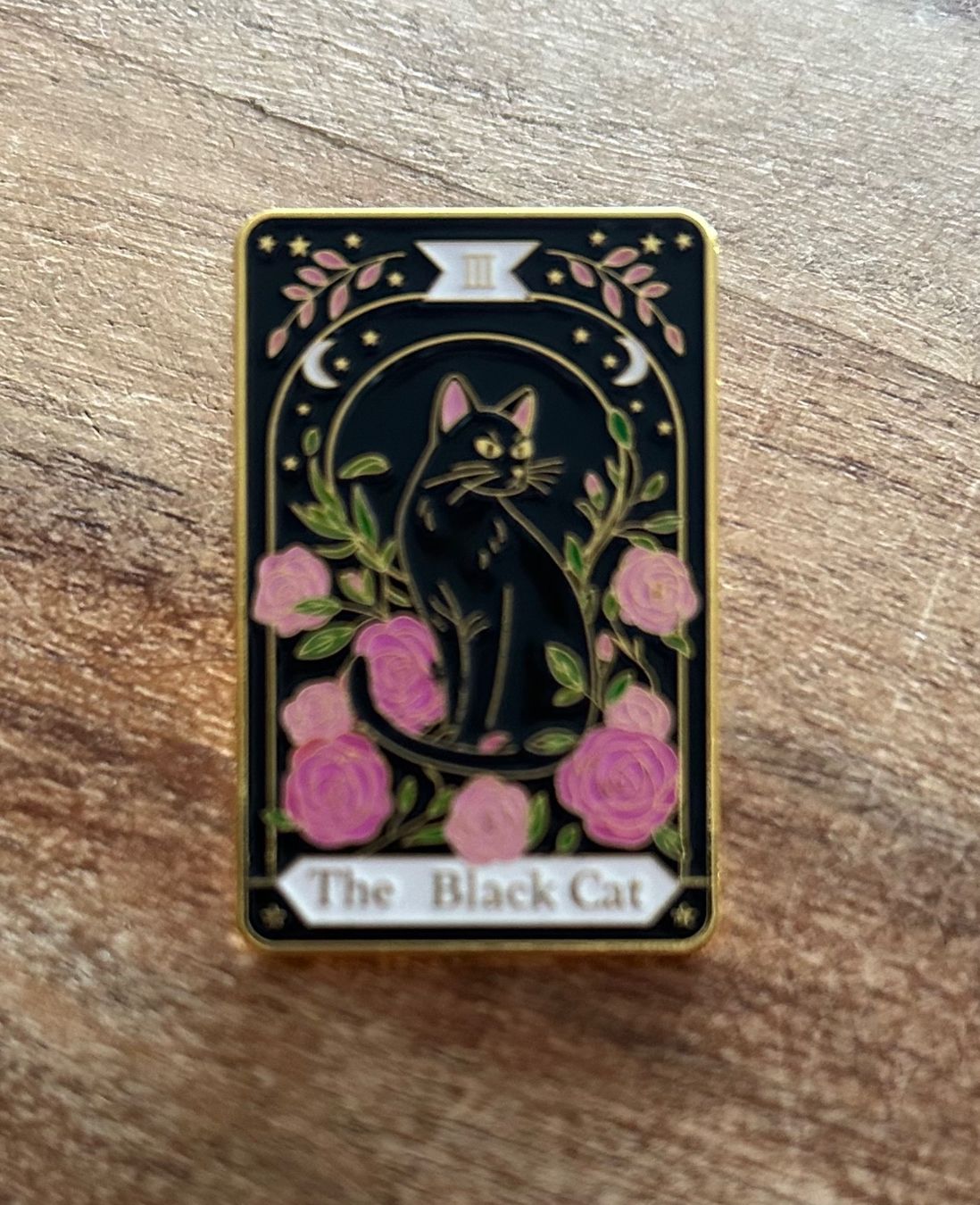Placchette & Badge: Pin Tarot Karte The Black Cat – Nuovo e nell'imballaggio originale da Geneve venduto da vane267