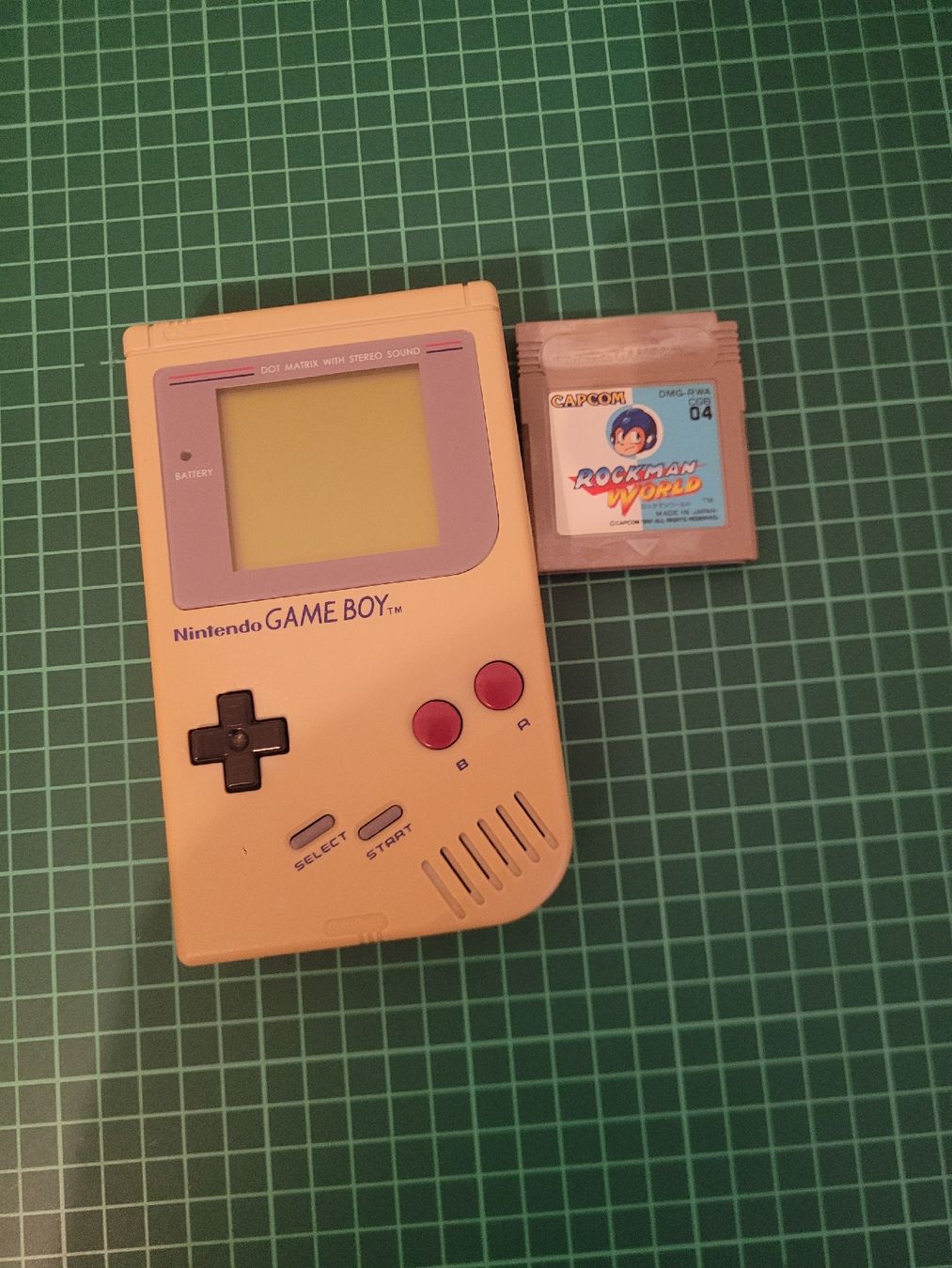 Nintendo Console: Nintendo Game Boy DMG-01 Handheld Console With Megaman Game – Usato da Meyrin venduto da Retro-GZ