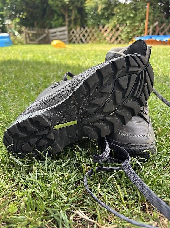 Lowa Scarpe da donna: Neuwertige LOWA Wanderstiefel – Usato da Menziken venduto da SabrinaMarinaSilva 2