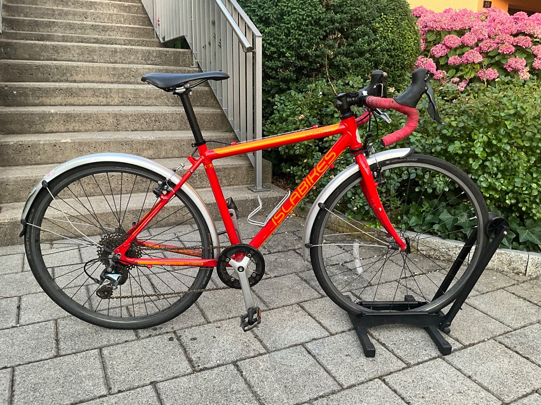 Islabike Biciclette: Kinderfahrrad ISLABIKES rot Grösse 20 – Usato da Herrliberg venduto da fed_8vv7