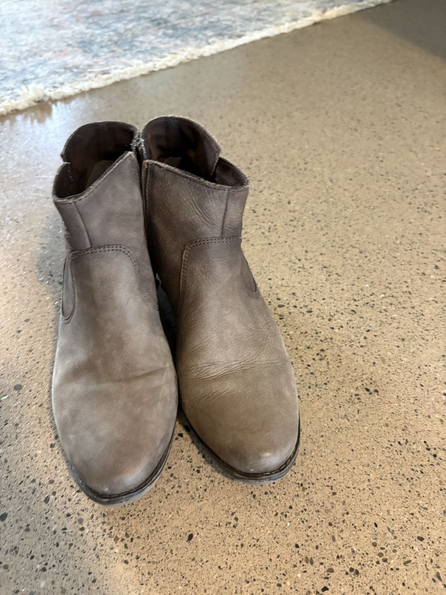 Chaussures femmes: Beige Stifeletten – D'occasion à Zürich par Facellas 1