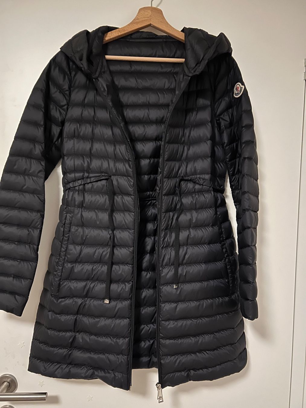Moncler Cappotti: Moncler Light Daunenmantel – Usato da Meilen venduto da jup_yzy8