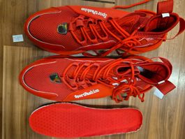 Rote Sportschuhe, Grösse 44, k21
