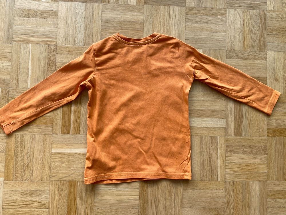 H&m hotsell oranges shirt