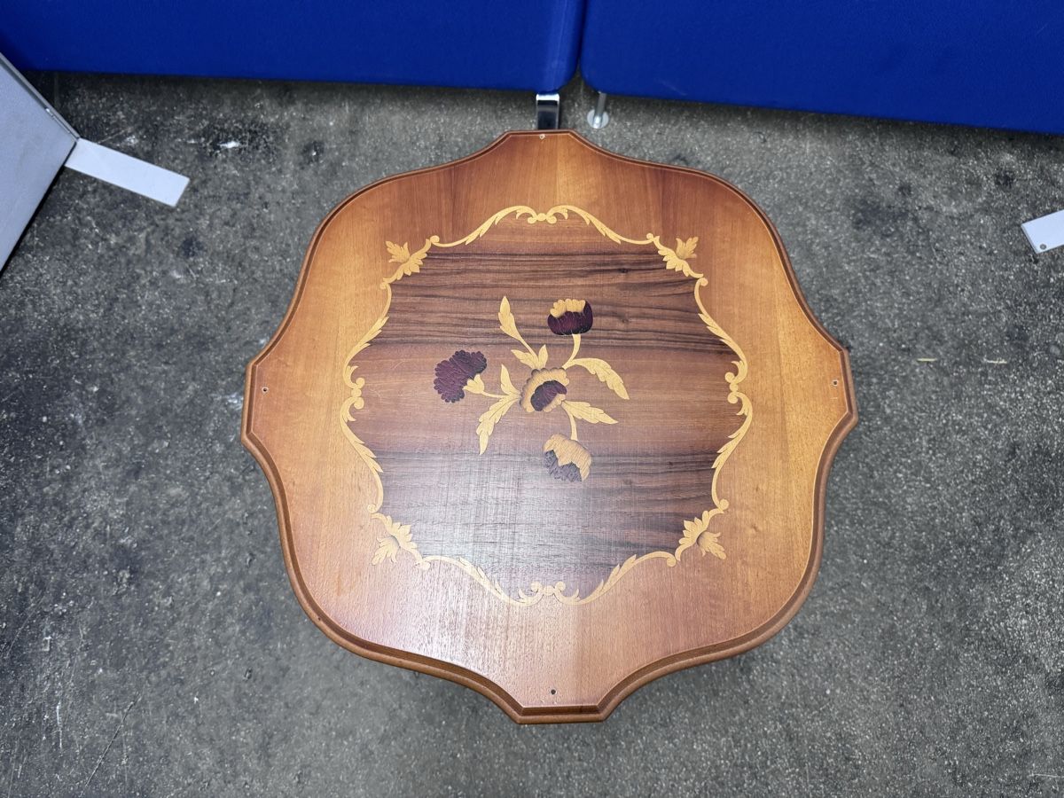 Tavoli: Antiker Beistelltisch/Blumentisch Holz – Usato da Bern venduto da samryan 2