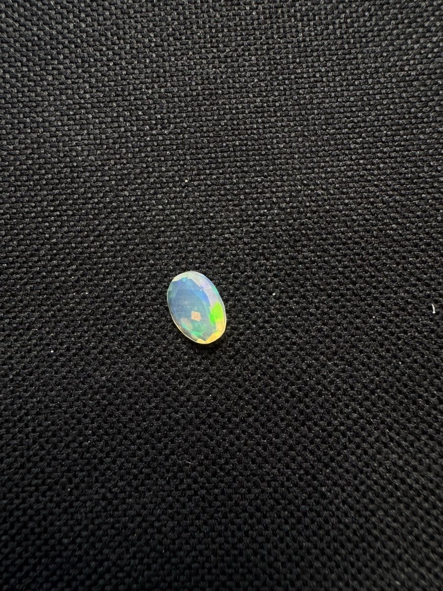Pietre preziose: Äthiopischer Opal 1.35 ct – Nuovo e nell'imballaggio originale da Wängi venduto da Horus90 1