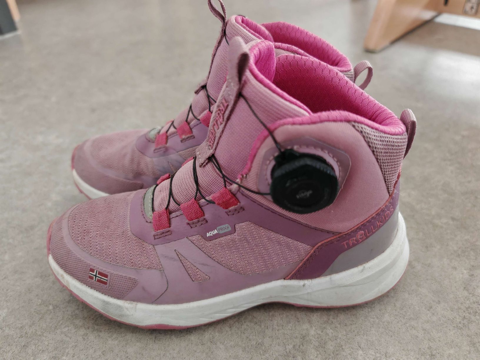 Scarpe per ragazzi: Trollkids Wanderschuhe Aqua Proof Gr. 32  – Usato da Uster venduto da ang_9wv7