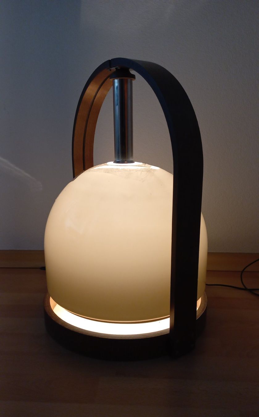 Temde Leuchten Lampen: Temde grosse Tischlampe/Stehlampe, kaputter Lampenschirm – Gebraucht aus Bévilard von Orscha 1