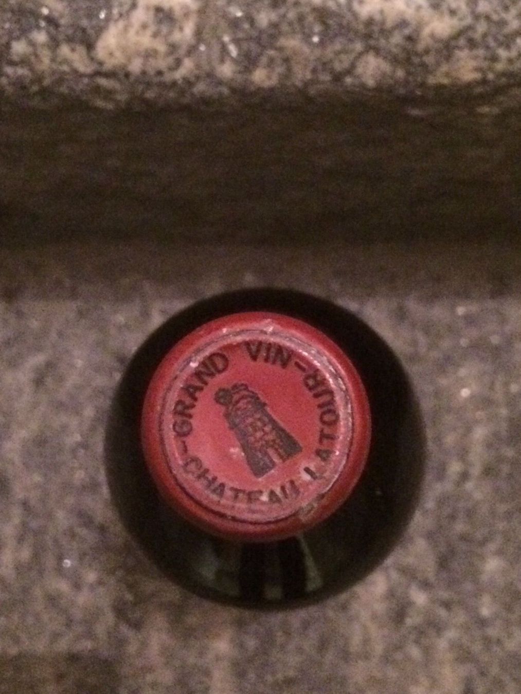 Vino: Château Latour 1977 – Nuovo (secondo la descrizione) da Zürich venduto da Smilejocker 3