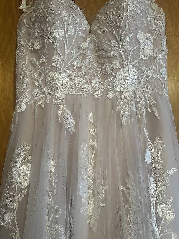 Kleider: Brautkleid Harper von Madi Lane – Gebraucht aus St. Stephan von Bamisese 1