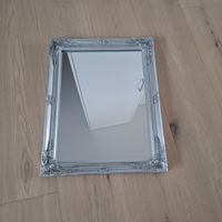 Spiegel in Farbe Silber