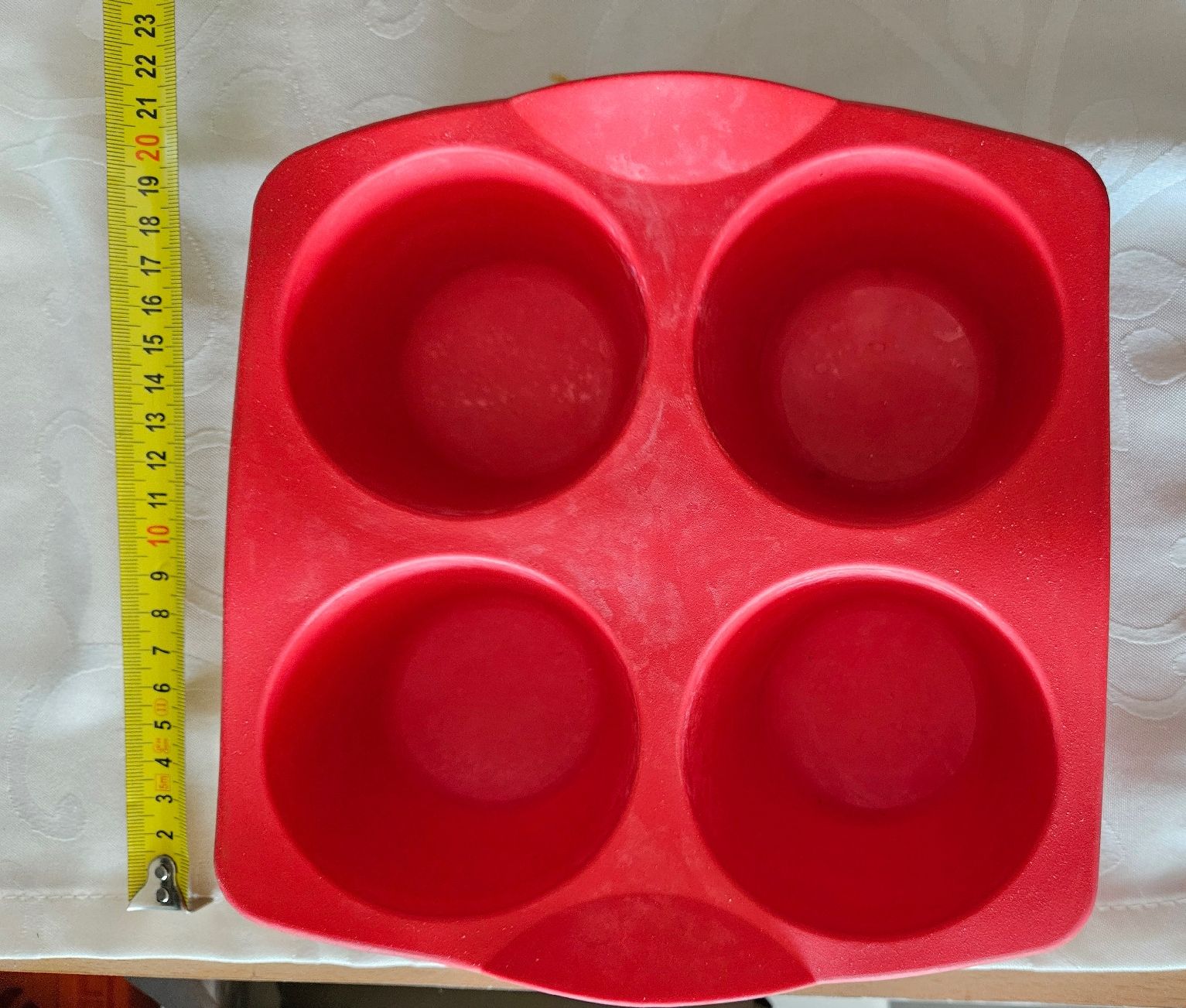 Tupperware Teglie da forno:  Grosser Muffin von Tupperware  – Usato da Pratteln venduto da bienemaja50