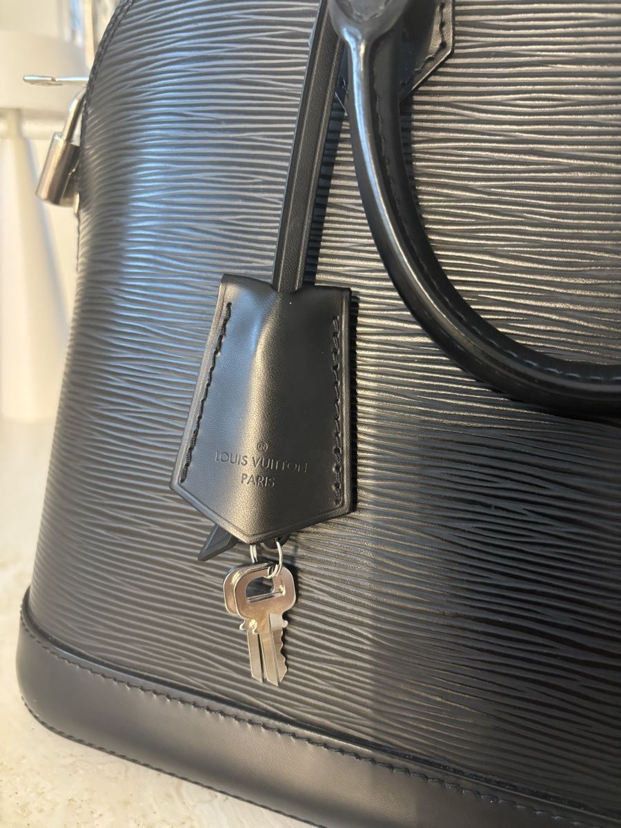 Louis Vuitton Borse da donna: Louis Vuitton Alma PM Epi Leder Schwarz – Nuovo (secondo la descrizione) da Zürich venduto da car_9sdb 7