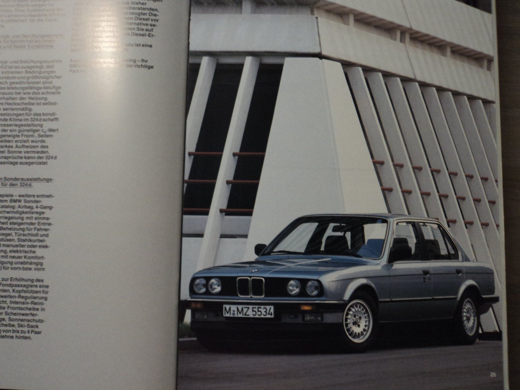 BMW Documents: Prospekt BMW 324d E30 1986 – D'occasion à Schwarzenburg par modelCARama 1