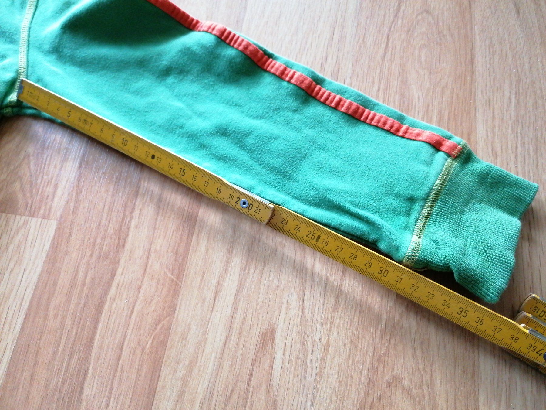 Maglioni & Felpe: Kapuzen Pullover Gr M, ca. 128 – Usato da Büttikon AG venduto da Amineah 6
