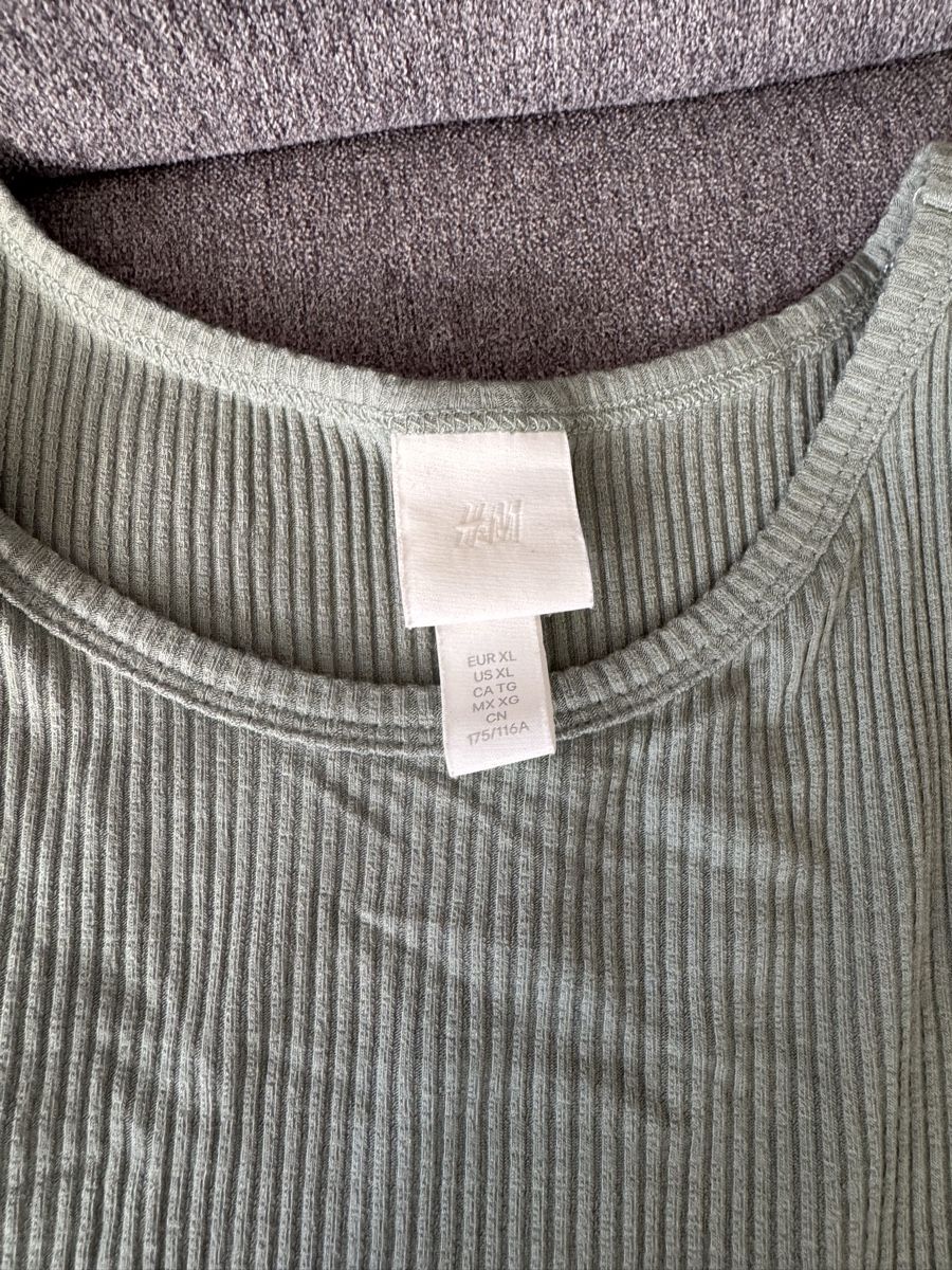 Top: H&M Débardeurs rayé et vert XL bon état – Usato da Thielle venduto da can_fq7x 3