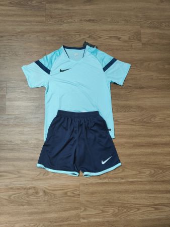 Nike Fußballset Hellblau/Dunkelblau – Gr. L – Neu mit Etiket