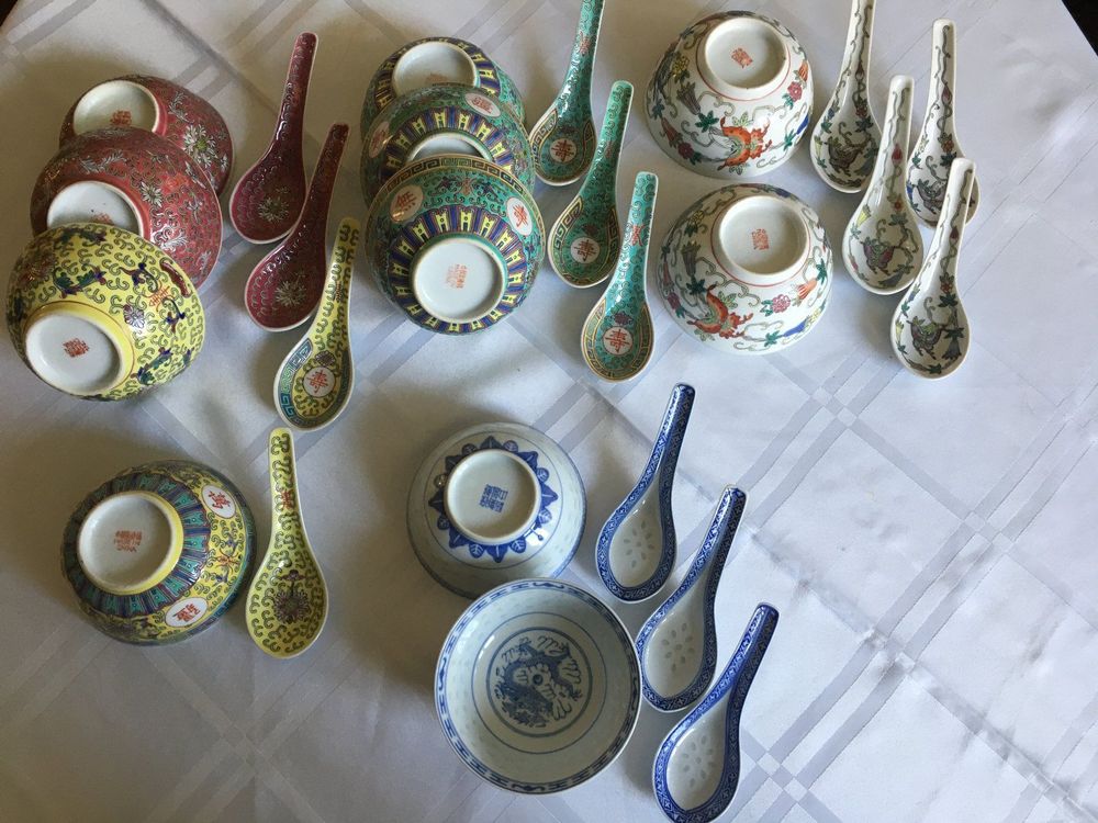 11 chinesische Reisschalen mit Löffel Porzellan | Kaufen auf Ricardo