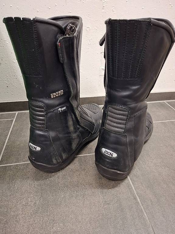 Lotti di vestiti: Motorradzubehör top Marken – Usato da Horn venduto da G_mueller 3