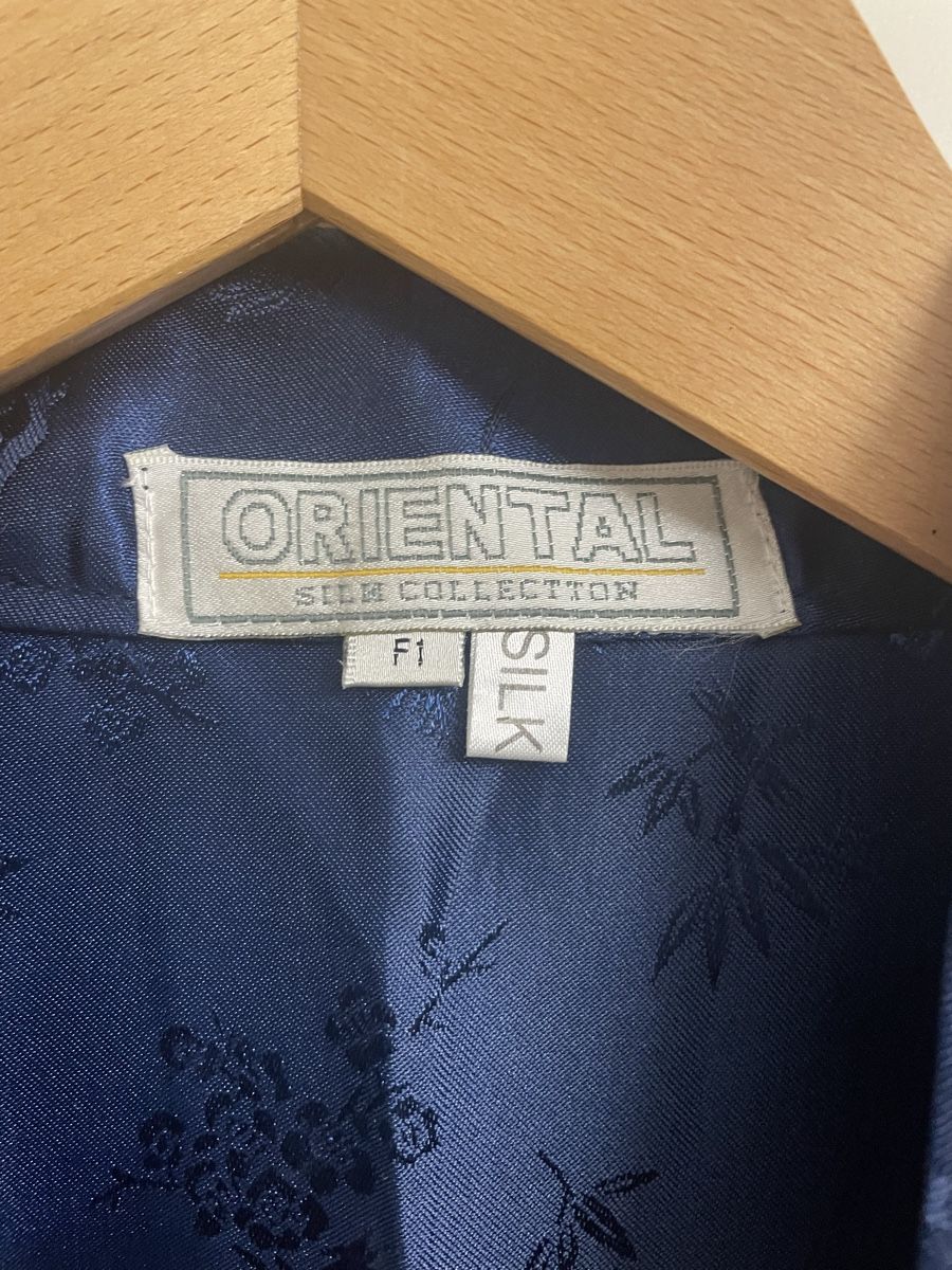 Accappatoi: Silk Dressing Gown Oriental Blue – Nuovo e nell'imballaggio originale da Buttikon SZ venduto da trzurigo 1