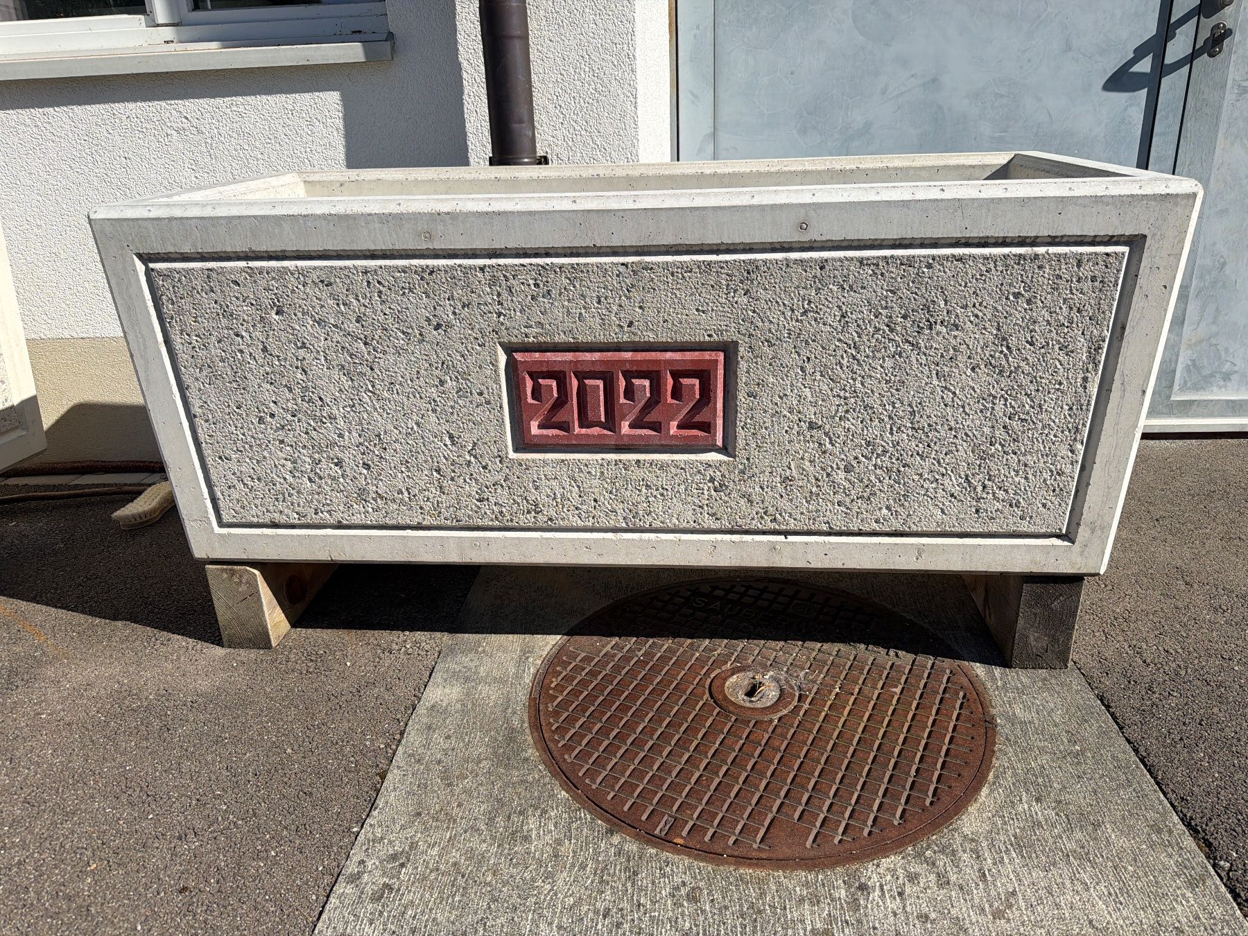 Teiche & Zierbrunnen: Beton Brunnentrog gestockt – Neu (gemäss Beschreibung) aus Bärschwil von mar_d2yg