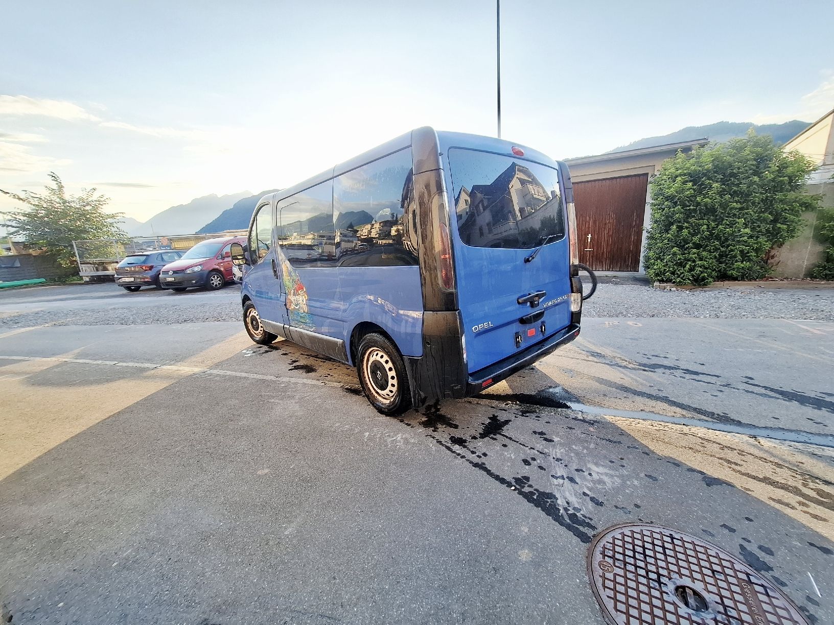 Opel Autos: Opel Vivaro 2.5 9Plätzer – D'occasion à Buochs par TodoAlles 1