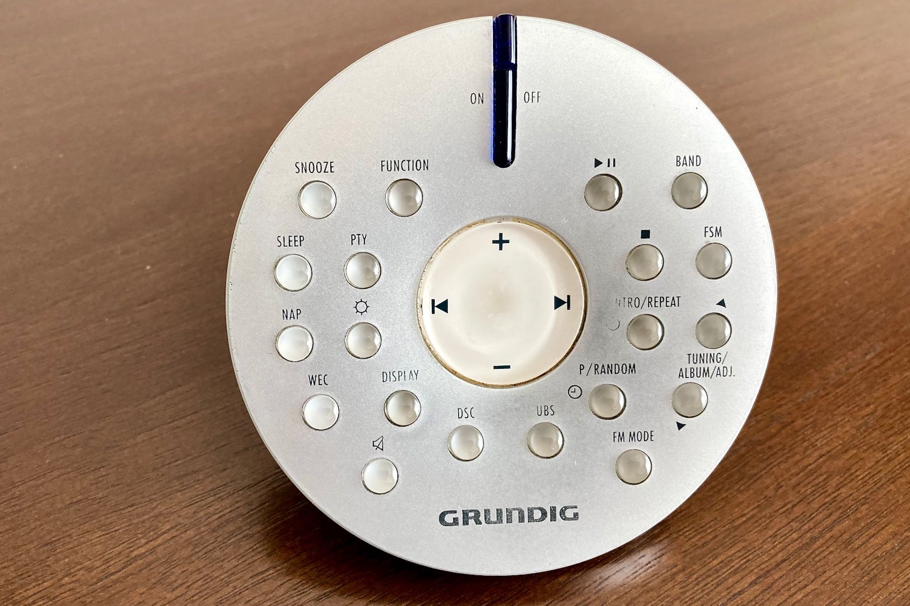Grundig Radio: Musiksystem Grundig Ovation 2 CDS 7000 DEC – Usato da Zug venduto da HLECH 7