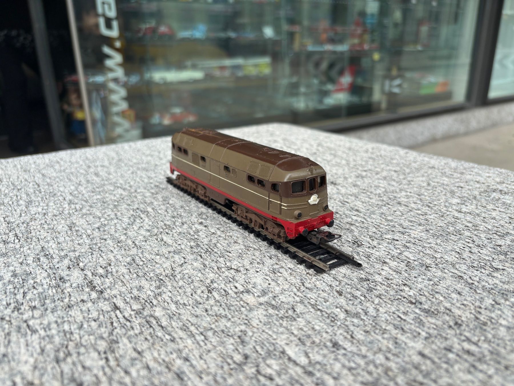 Rivarossi Modellini di ferrovie: Lima H0 DC Diesel D342 Castano Isabella – Usato da Chiasso venduto da Carrara-Modellismo 2