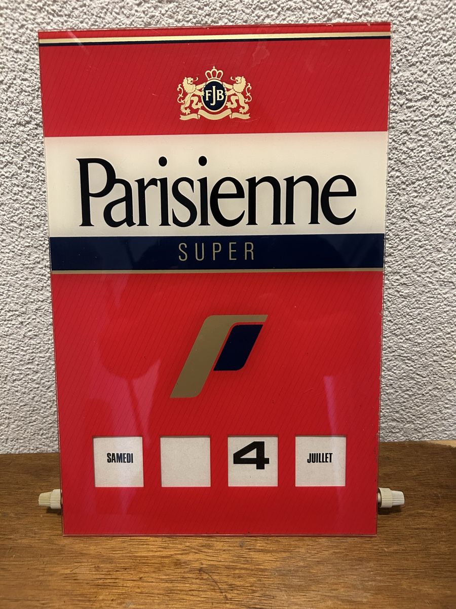 Alle Dekorationen: Enseigne  Parisienne Super avec dateur – Gebraucht aus Thierrens von Bigla 1