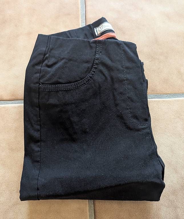 Pantalons: Stehmann, Damenhose schwarz, Grösse 34 – D'occasion à Höri par Makumba2
