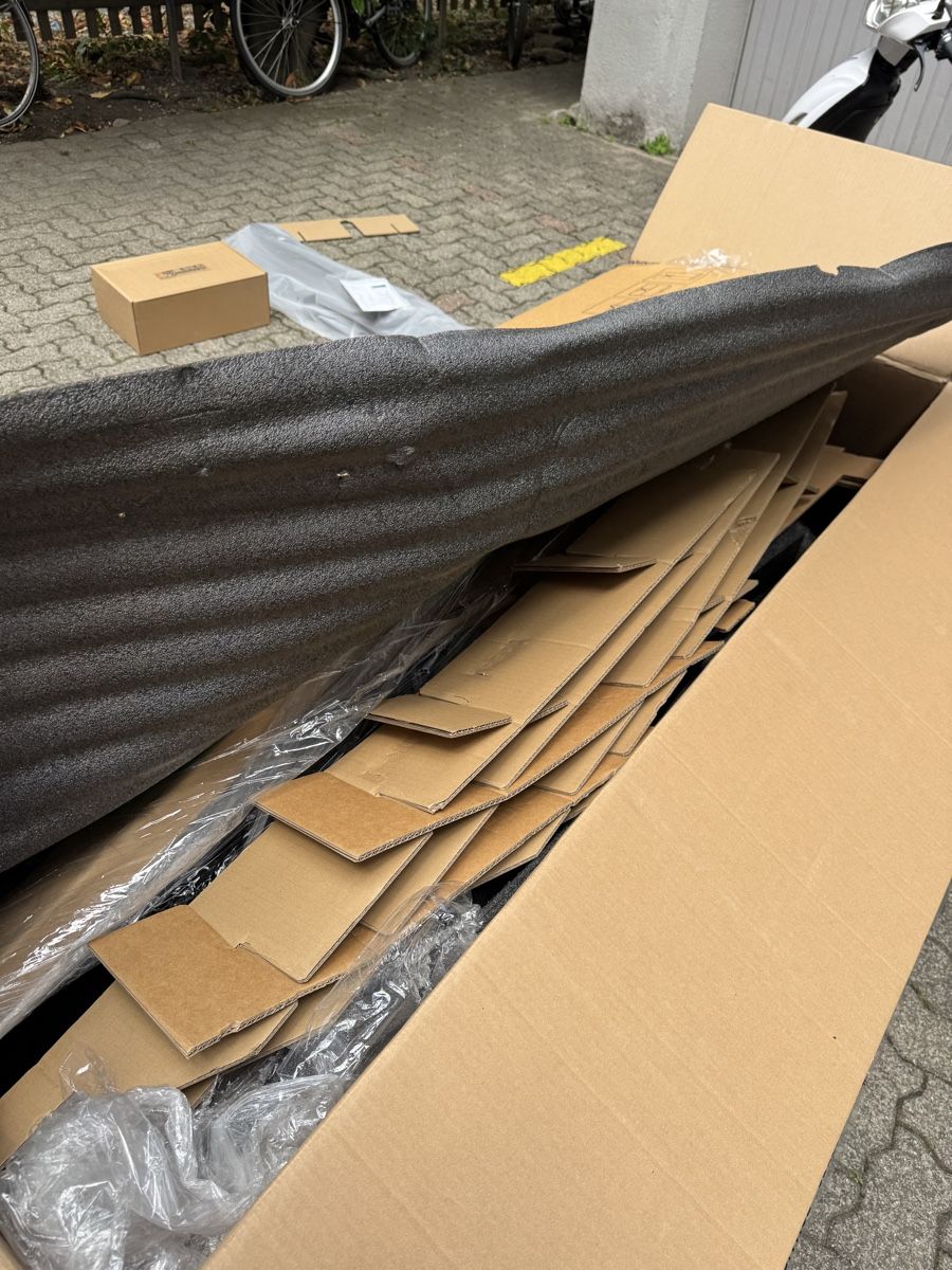Paletten: Gratis Holzpalette + Kartonverpackung zum Abholen – Gebraucht aus Zürich von Privat13 1