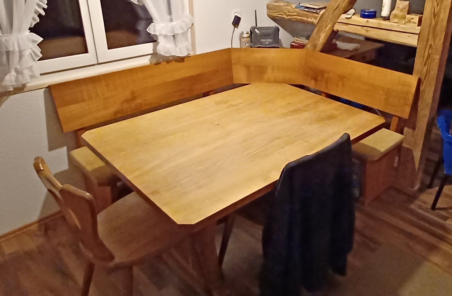 Panchine: Eckbank mit Tisch – Usato da Wattwil venduto da Flugplatzmuser9630