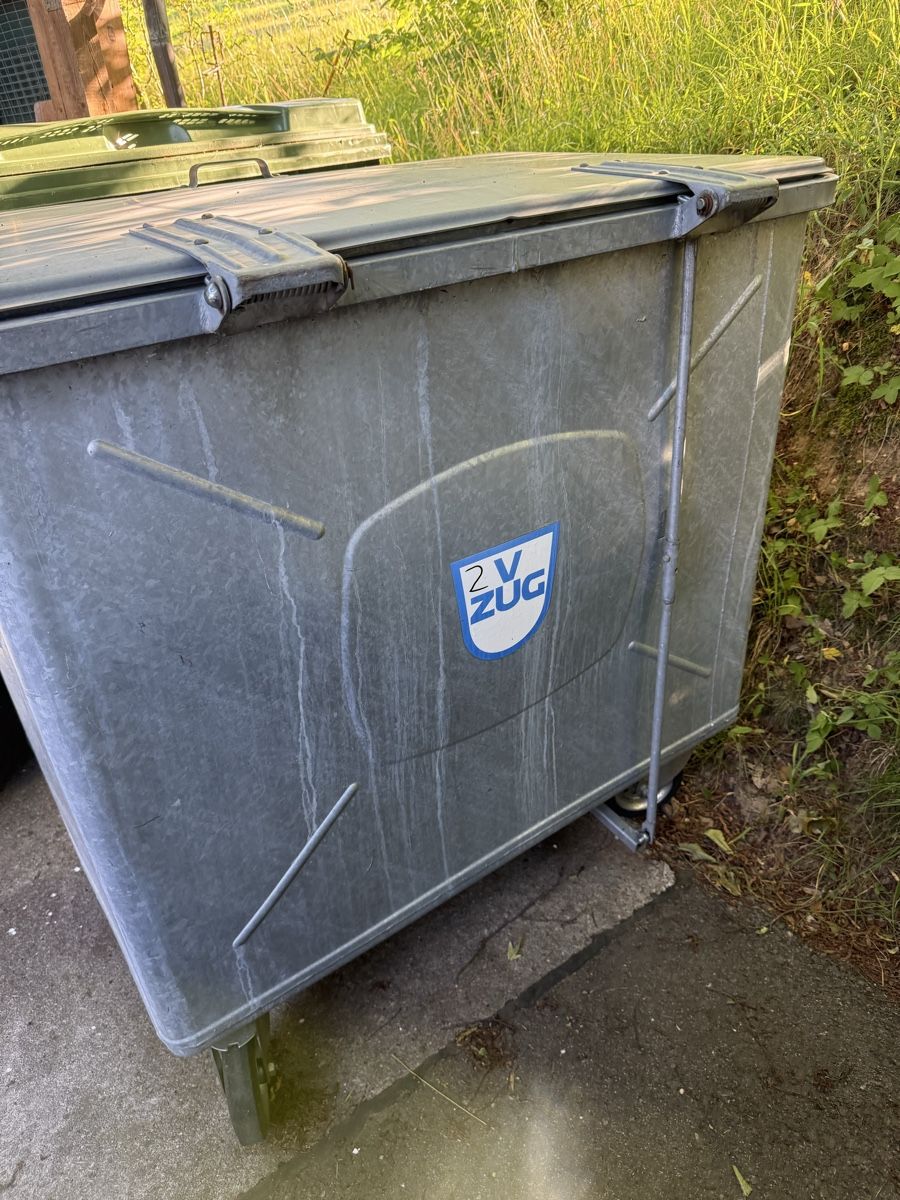 Altro per Ufficio & Commercio: Container Zug 800 l Stahl mit Deckel  gebraucht  – Usato da Russikon venduto da Danielr5310