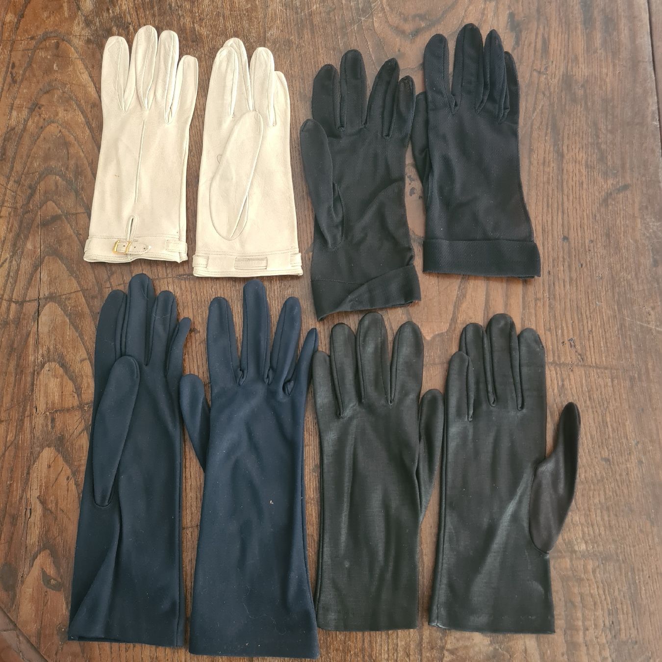 Guanti & manicotti: Handschuhe Vintage mit Schatulle – Usato da Zuzwil SG venduto da mko_6m7z