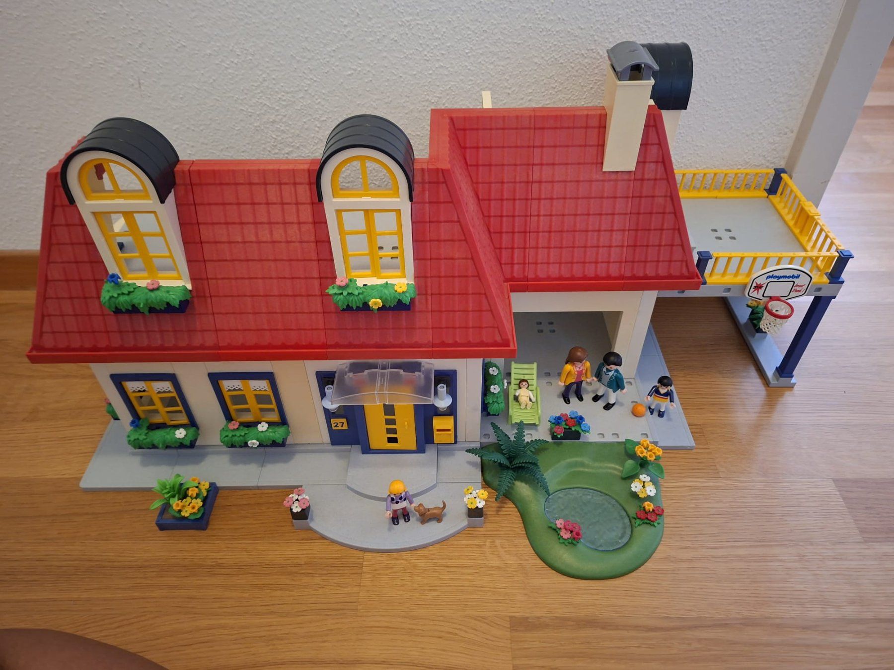 Playmobil Giocattoli: Playmobil Haus mit div. Einrichtung 3965 – Usato da Gipf-Oberfrick venduto da Zimbi