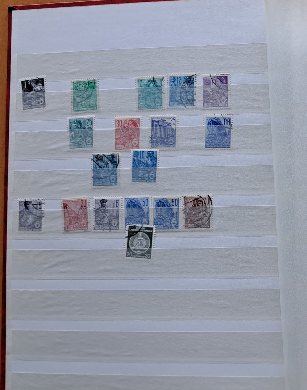 Tutti i francobolli: 2 Alben: BRD+Berlin Postfrisch und DDR gestempelt – Usato da Sementina venduto da Stoneheads 4