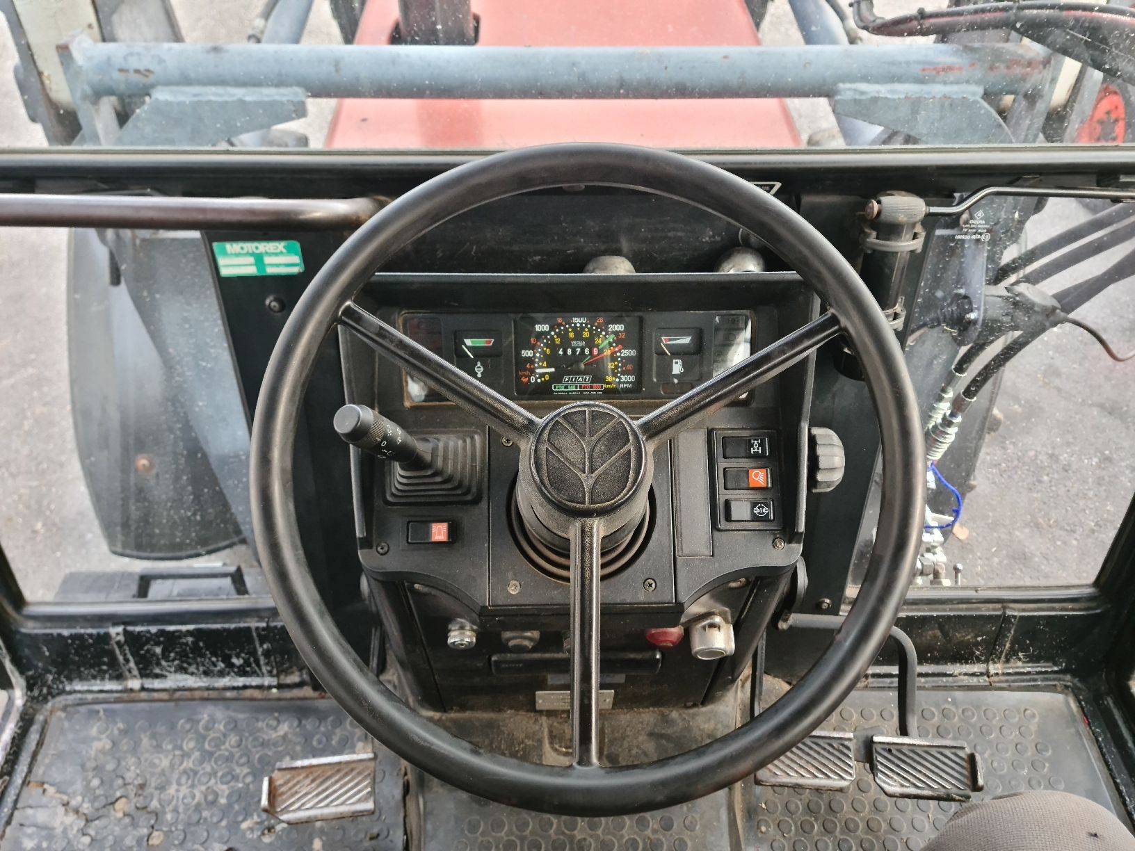 Fiat Trattori: Fiat 65-94 Traktor mit Frontlader – Usato da Zäziwil venduto da fiat18090 7