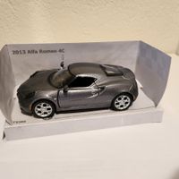 Metall 1.32 Alfa Romeo 4C grigio  anthrazit Rückzug Motor