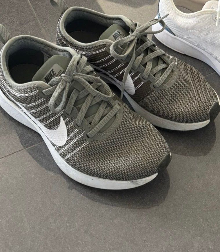 Nike Damenschuhe: Nike Sneakers – Neu (gemäss Beschreibung) aus Luzern von Selin.E_
