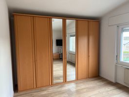 Doppelbett, 2 Nachttische,  Kleiderschrank in gutem Zustand