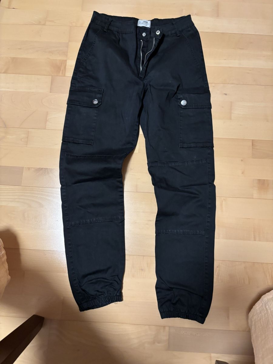 Pantaloni: Schwarze Hose 40 – Usato da Kesswil venduto da Branca-01