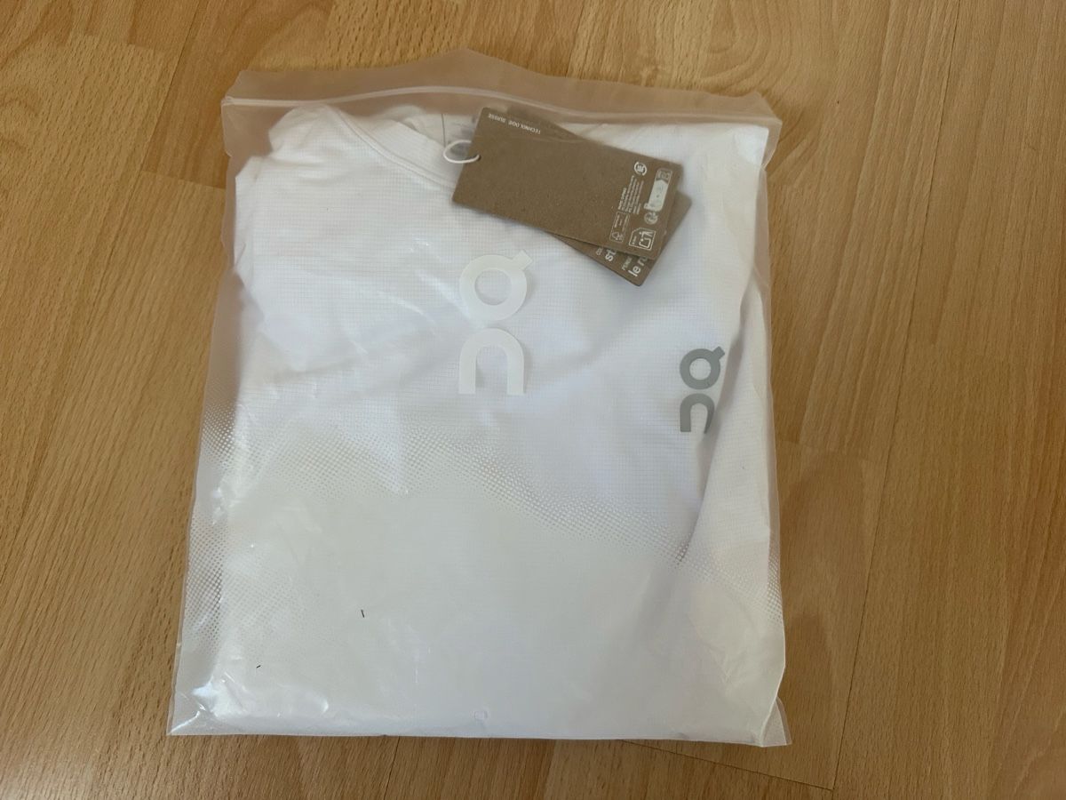 On T-shirts: ON Core Long T-Shirt – Neuf avec emballage d'origine à Chur par Sim7000 6
