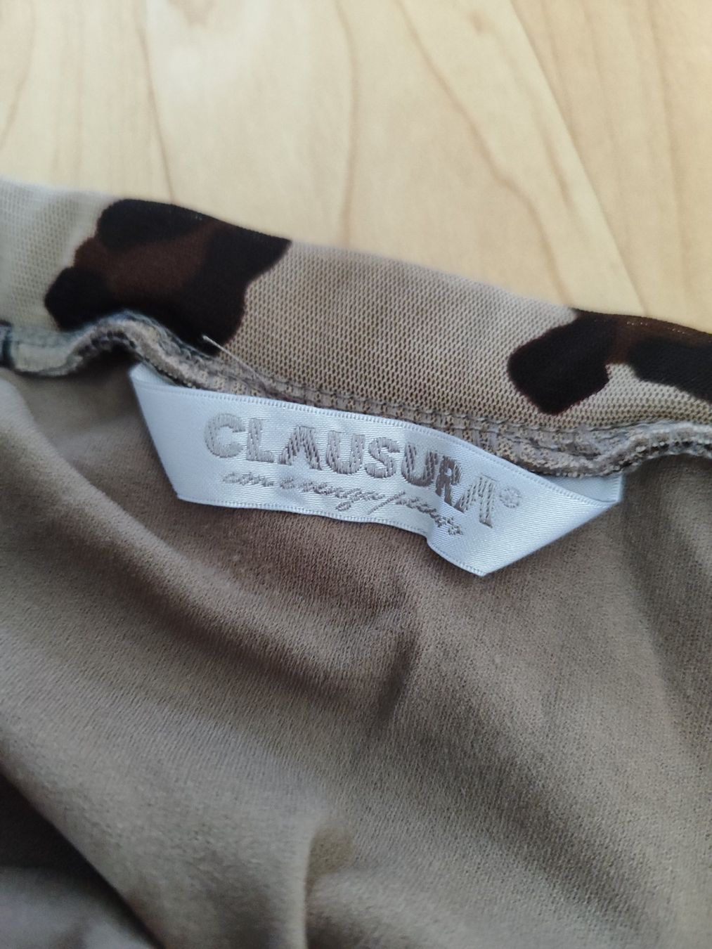 Kleider: Bandeaukleid Leoprint superstrech Gr. 36/S – Gebraucht aus Seon von Mandes1 2