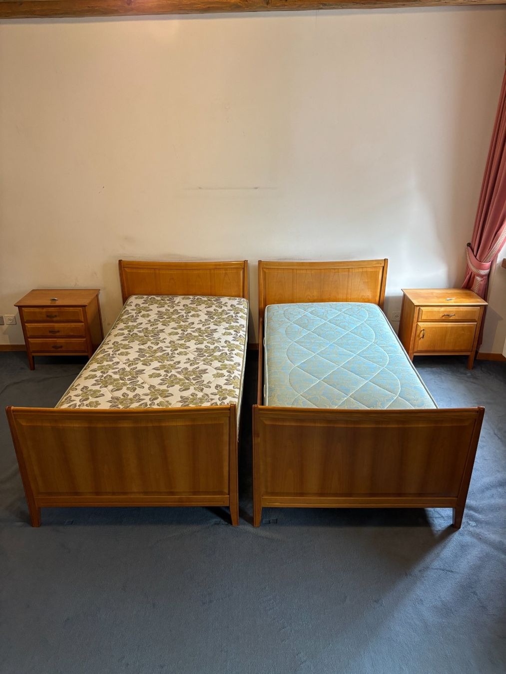 Letti: Bett aus Holz mit Lattenrost. – Usato da Berlingen venduto da Kulls