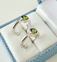 Elegante J-Hoop (halbe Creole) Silber 925 mit Peridot- NEU