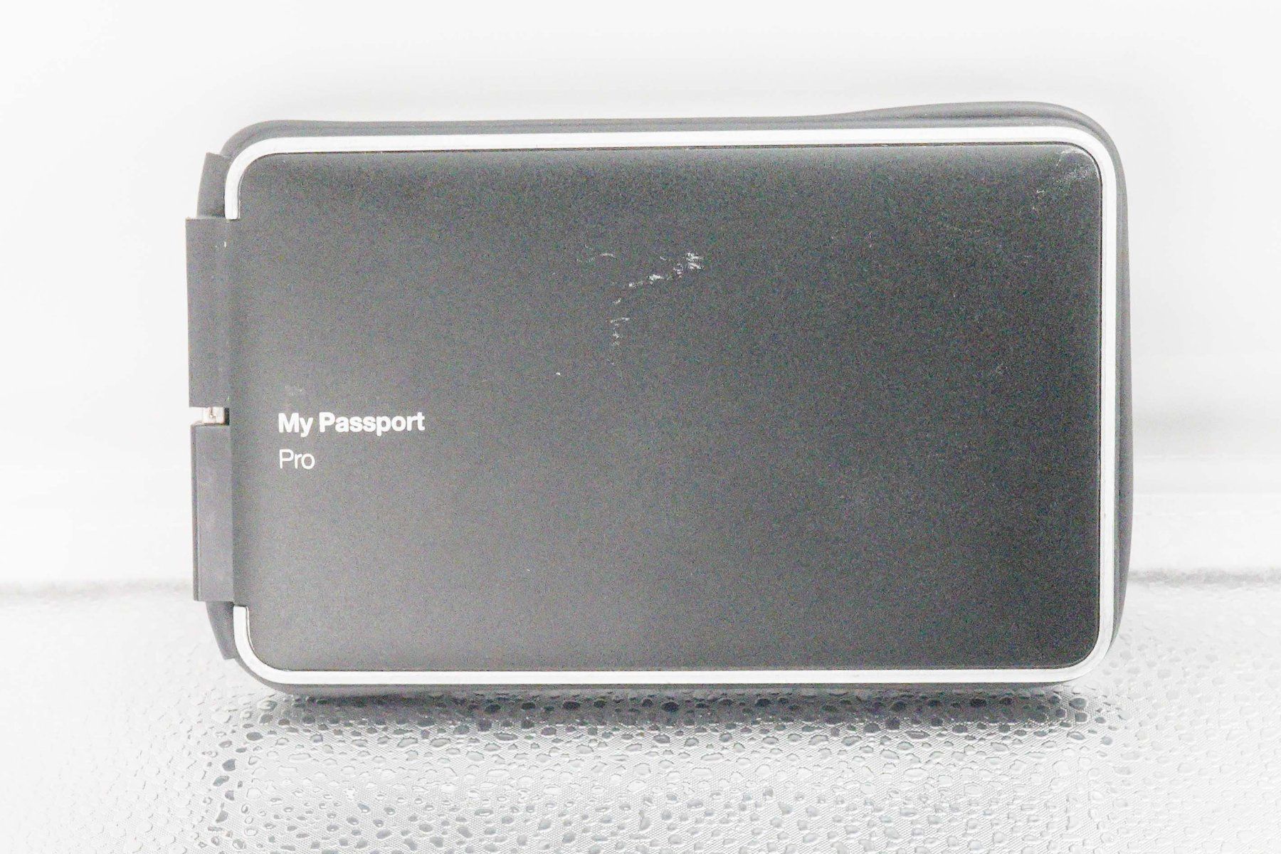 Western Digital Dischi rigidi: My Passport Pro 2 To – Usato da Satigny venduto da Fmd