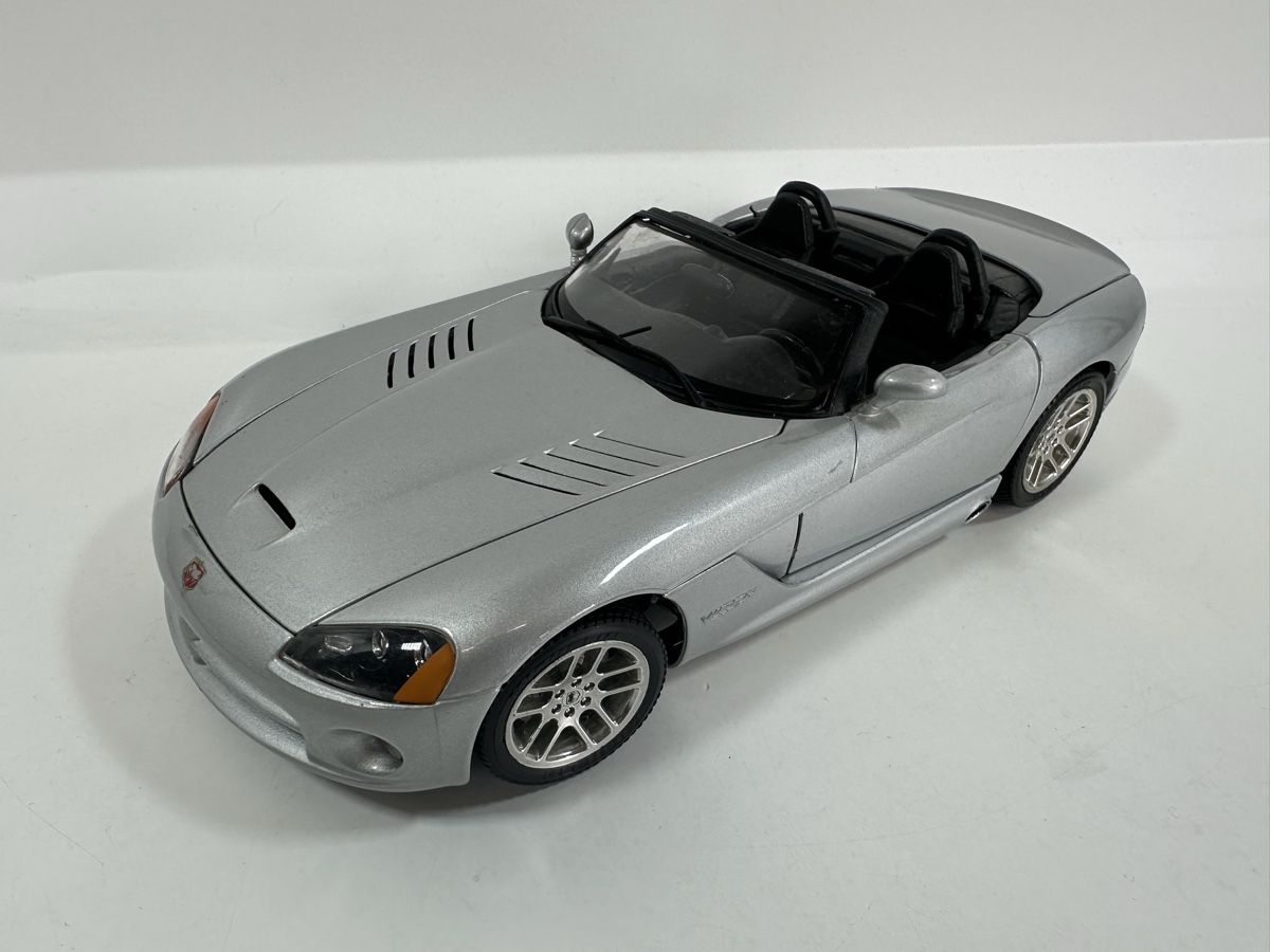 Bburago Modellini d'auto: Dodge Viper SRT-10 1:18, silber, BBURAGO – Usato da Zofingen venduto da rf9_x2xt 1